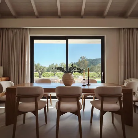 Reveria Villa, A 1500m2 Private Poolside Stay, By Thinkvilla فيلة *