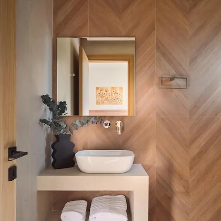 Reveria Villa, A 1500m2 Private Poolside Stay, By Thinkvilla Willa Tragaki