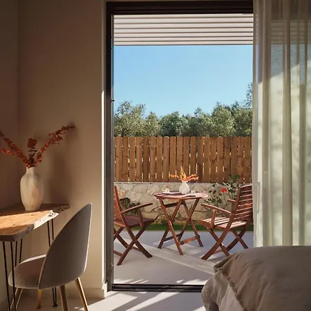 Reveria Villa, A 1500m2 Private Poolside Stay, By Thinkvilla * Tragaki