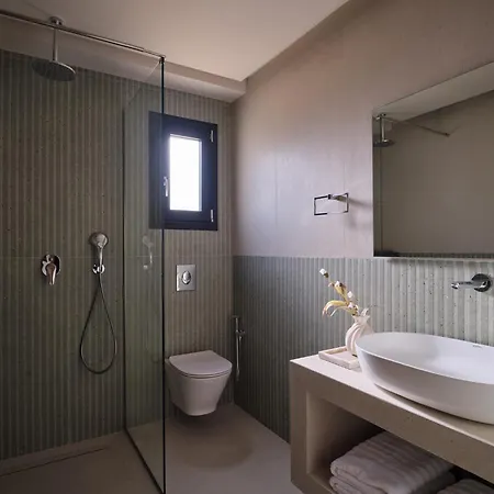 Reveria Villa, A 1500m2 Private Poolside Stay, By Thinkvilla Willa